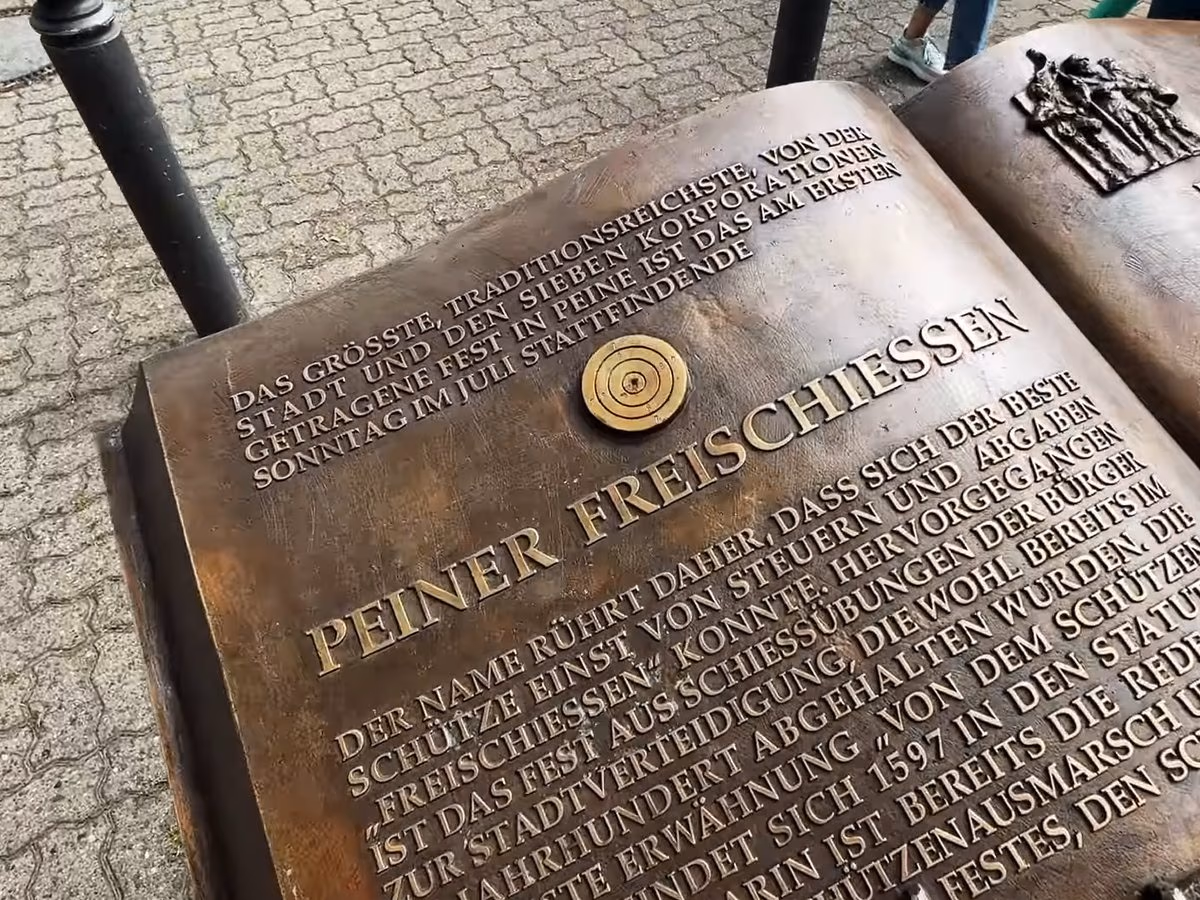 Das Bronzebuch zum Peiner Freischießen